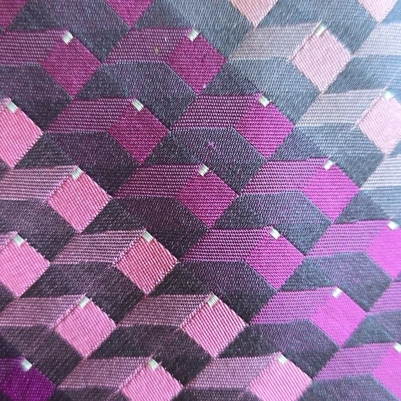Arrow 3-D looking squares necktie. - Picture 3 of 6